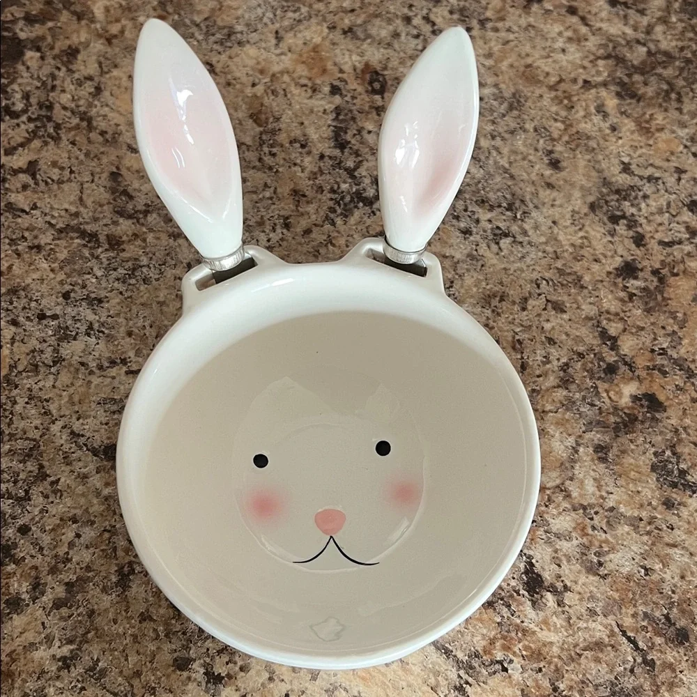 Baxter Bunny Ceramic Bowl & 2 Stainless steel Knives Spreader 3 Piece Set